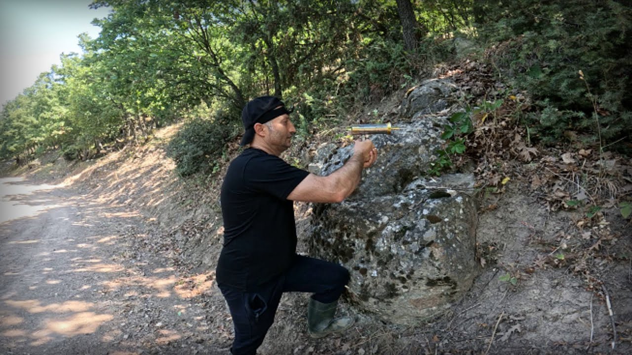 Kayanın Üstünde Oyması Altına Define Müjdesi Saklanmış !!!