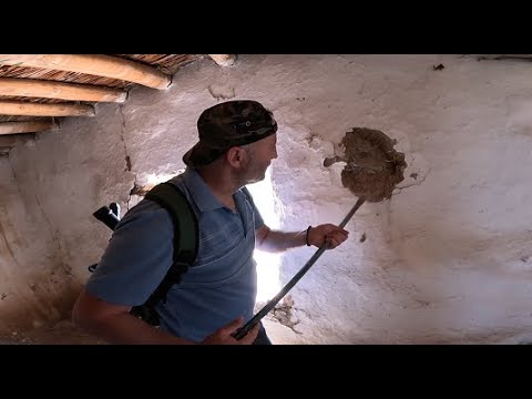 Ermeni Köyündeki Tarihi Duvarlardan Define Kasaları Çıkıyor !!!