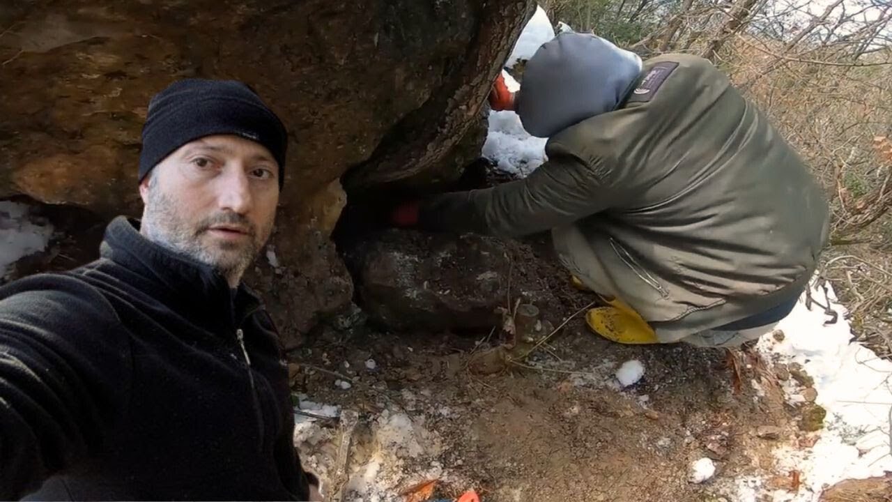 Dolu Define Kasası Gizemli Kayanın İçinde Açıyoruz !!!