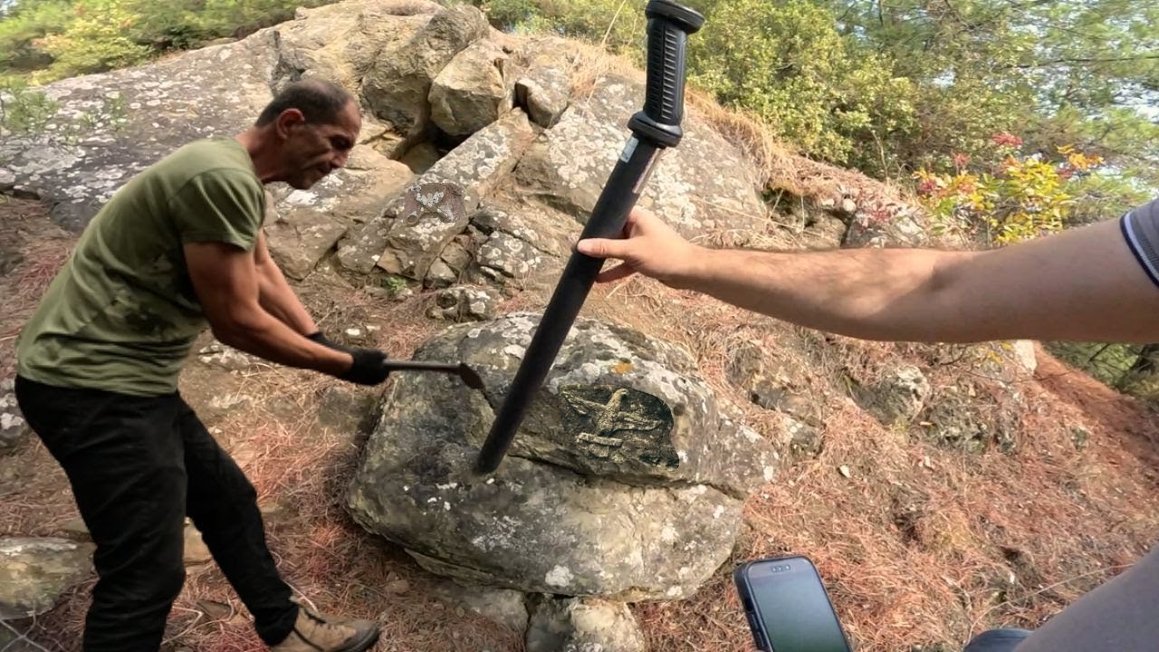 Ermeni Mezarı Sırrını Koruyor 3. Define Kasasını Açtık !!!
