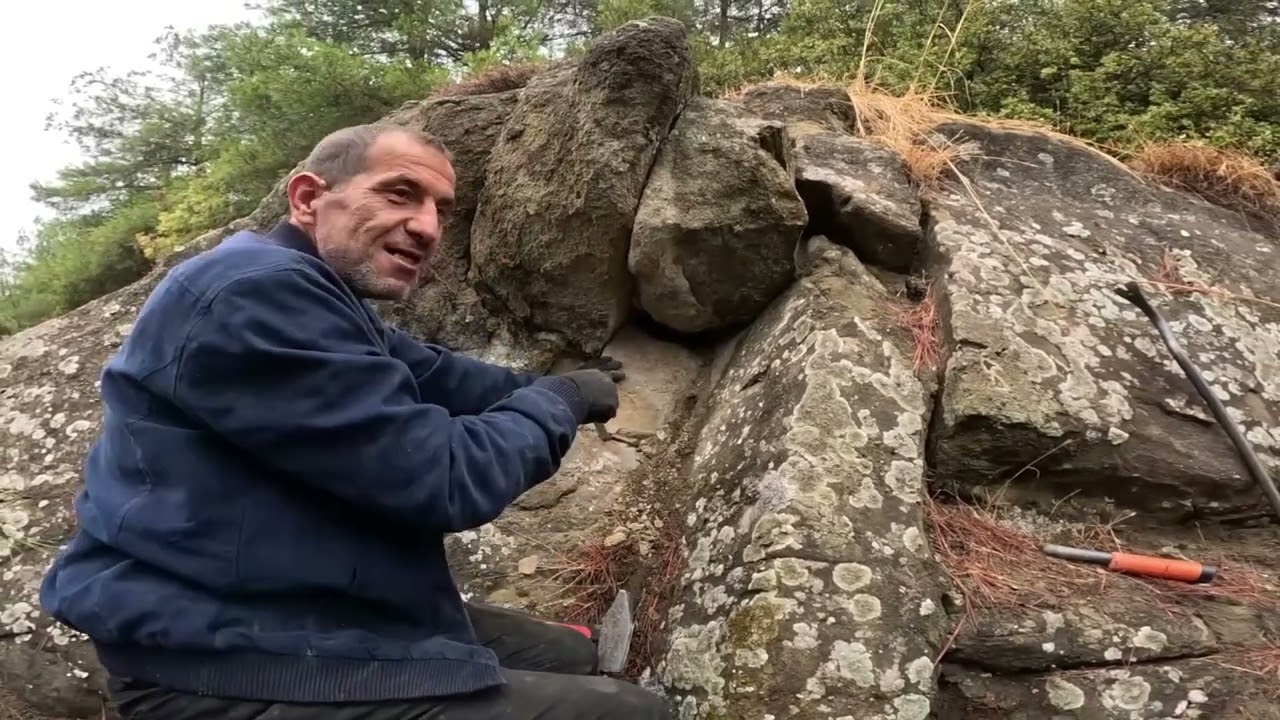 Kayalar İçine Yapılan Define Kasası Sonunda Açıldı !!!