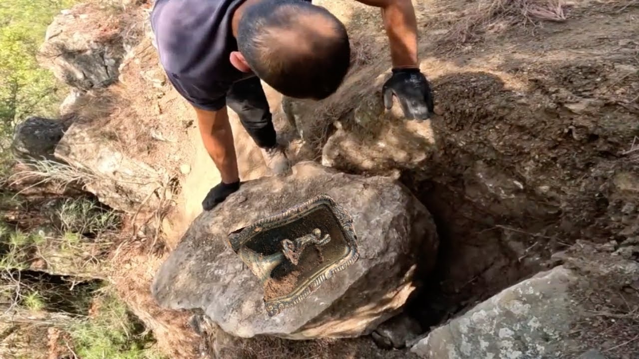 Definecileri Şaşkına Çeviren Kazıda Dehşet Verici Altınlar Çıktı !!!