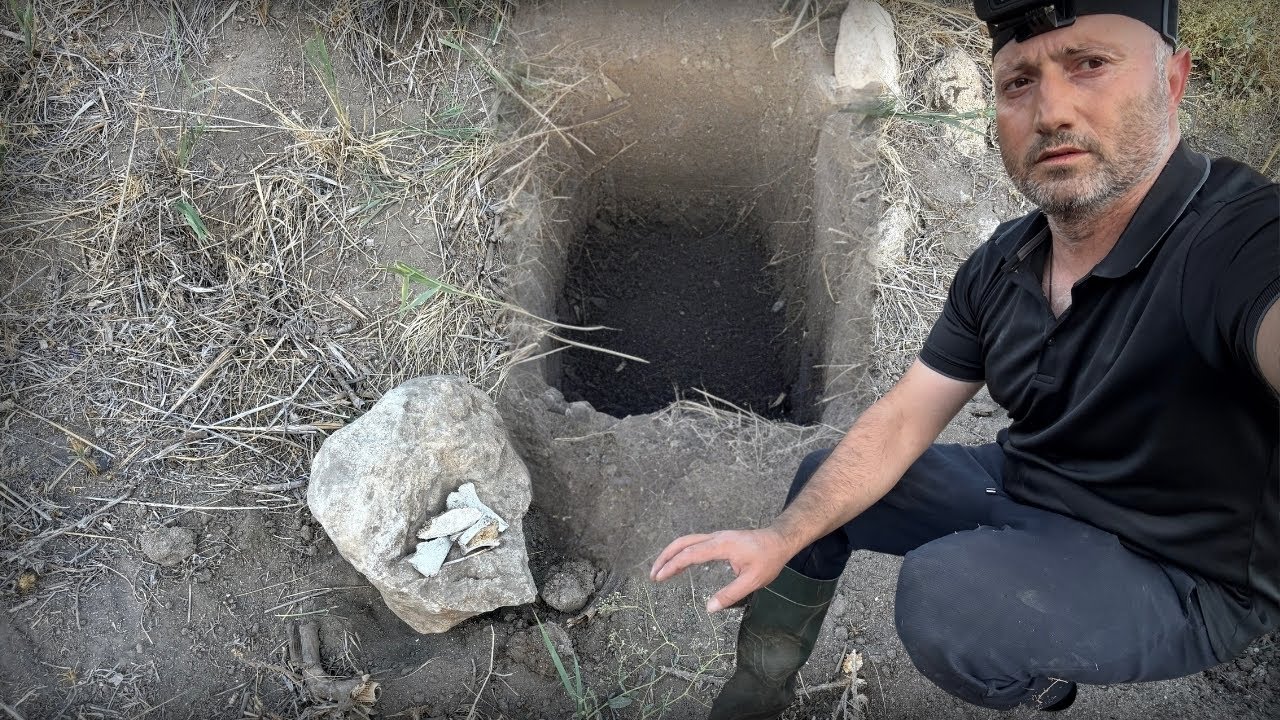 Define İşaretlerini İnçelerken Gizemli Mezarlar Karşıma Çıktı !!!