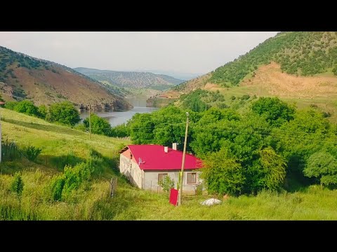 Dağ köyünde yaşayan bir ailenin zorlu yaşamı. Köyde yaşam. A family's difficult life in the village