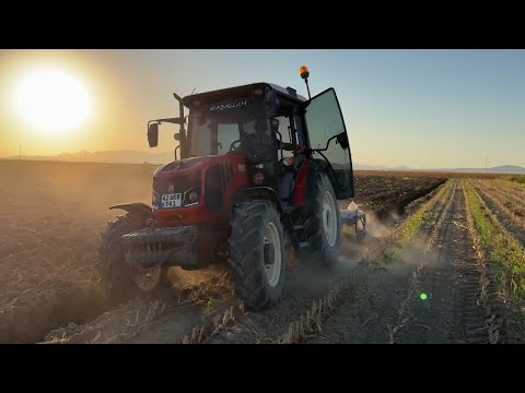 TRAKTÖRE OTOMATİK TARLA SÜRME KOMUTU VEREN ÇİFTÇİ