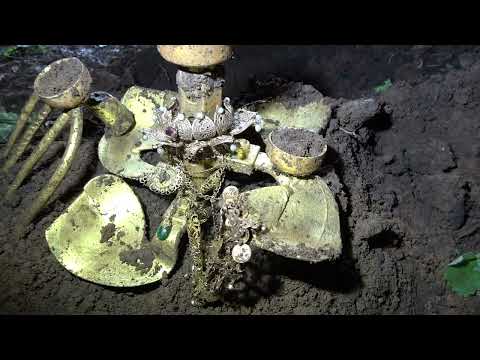 During the treasure hunt, I found the warrior armor buried underground for hundreds of years