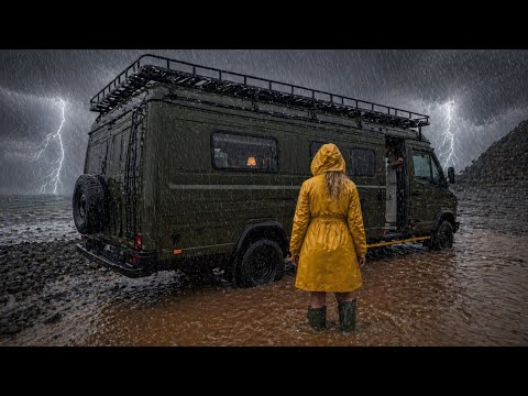 ⚡️ŞİDDETLİ YAĞIŞTA KARAVAN VE ÇADIRLA 2 FARKLI KAMP