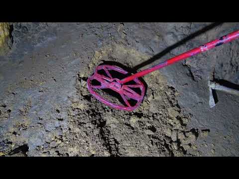 Helping the Police Find a Gun Underwater to Solve a Criminal Case! (Metal Detecting Underwater)