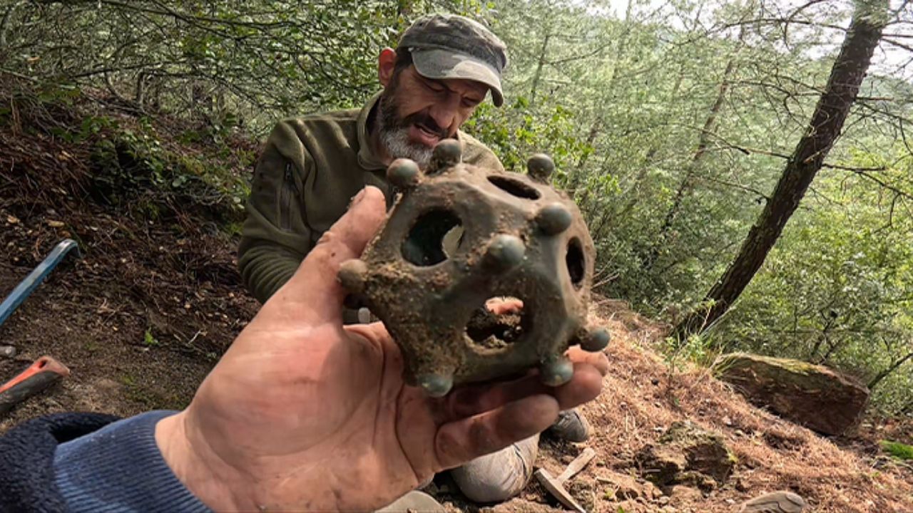 Bulunan Gizemli Tarihi Roma Eseri !!!