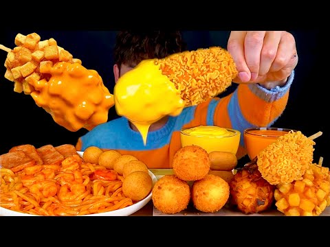 ASMR 바사삭 명랑핫도그 감자 라면땅 고구마토핑 핫도그 매운볶음우동면 먹방! Cheesy Corn Dog With Spicy Noodles Mini Corn Dog MukBang