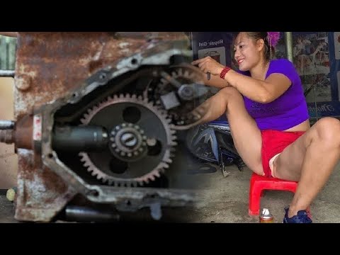 Genius Girl Revives a Forgotten TVS Suzuki Max 100 Found Submerged in Mud! 😱🏍️🔧